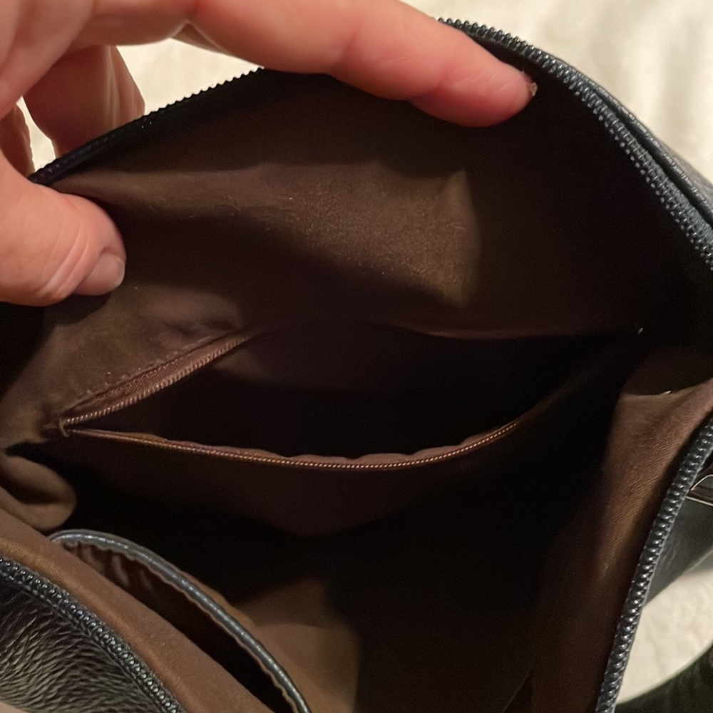 Navy blue vegan pebbled material shoulder bag. - Picture 6 of 12